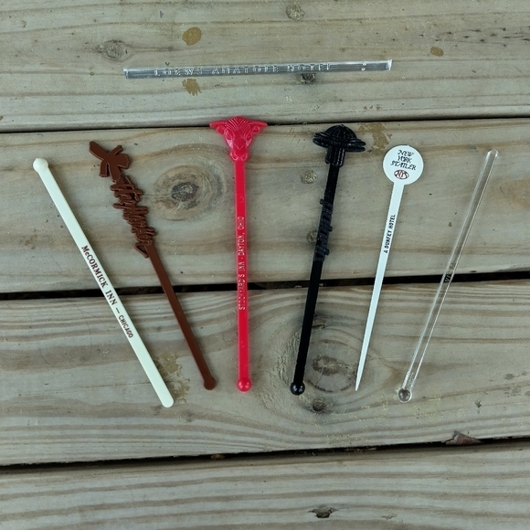 Lot of 7 Vintage Drink Stirrers Sizzle Sticks Lowe's Anatole Stockyards Barware - Picture 1 of 8